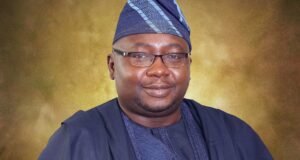 Bayo_adelabu_profile_picture (1)